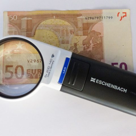 Lupa Mobilux Led 5x (58mm Ø) Eschenbach Lupa Mobilux Led 5x (58mm Ø) Eschenbach